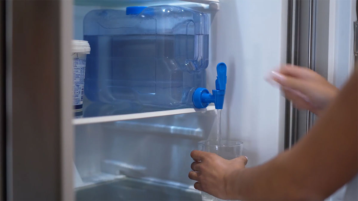 Cómo elegir el mejor dispensador de agua fría para poner en la nevera