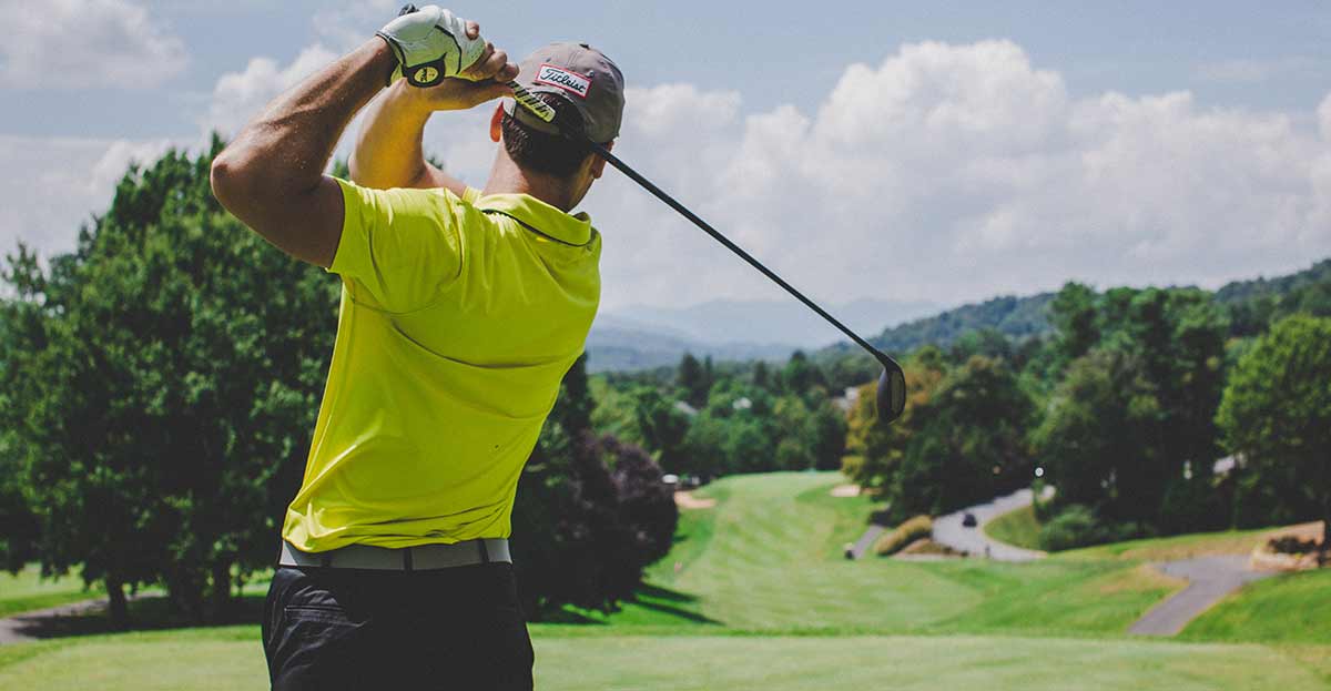 La mitad de los tratos no se cierran en la oficina, sino jugando al golf o de comida