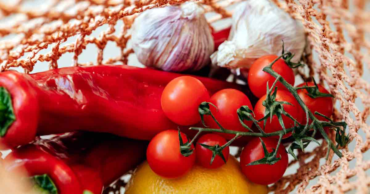 Tomates cherry, plantas para ensaladas o hierbas aromáticas pueden crecer ahora en casa sin mover un dedo