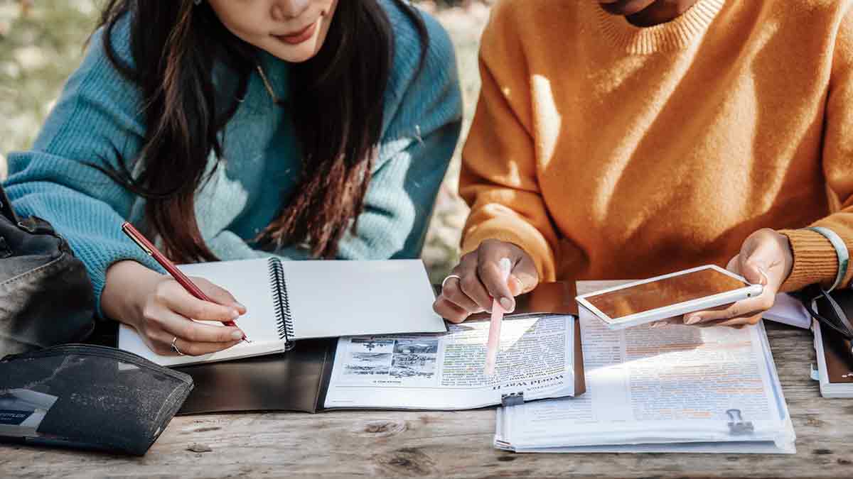 La mitad de los universitarios quiere opositar al terminar la carrera