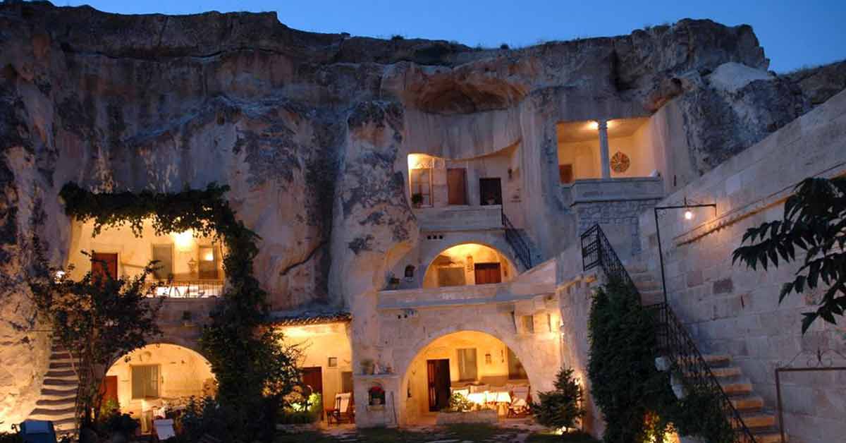 Hotel raro: alojamiento en una cueva.