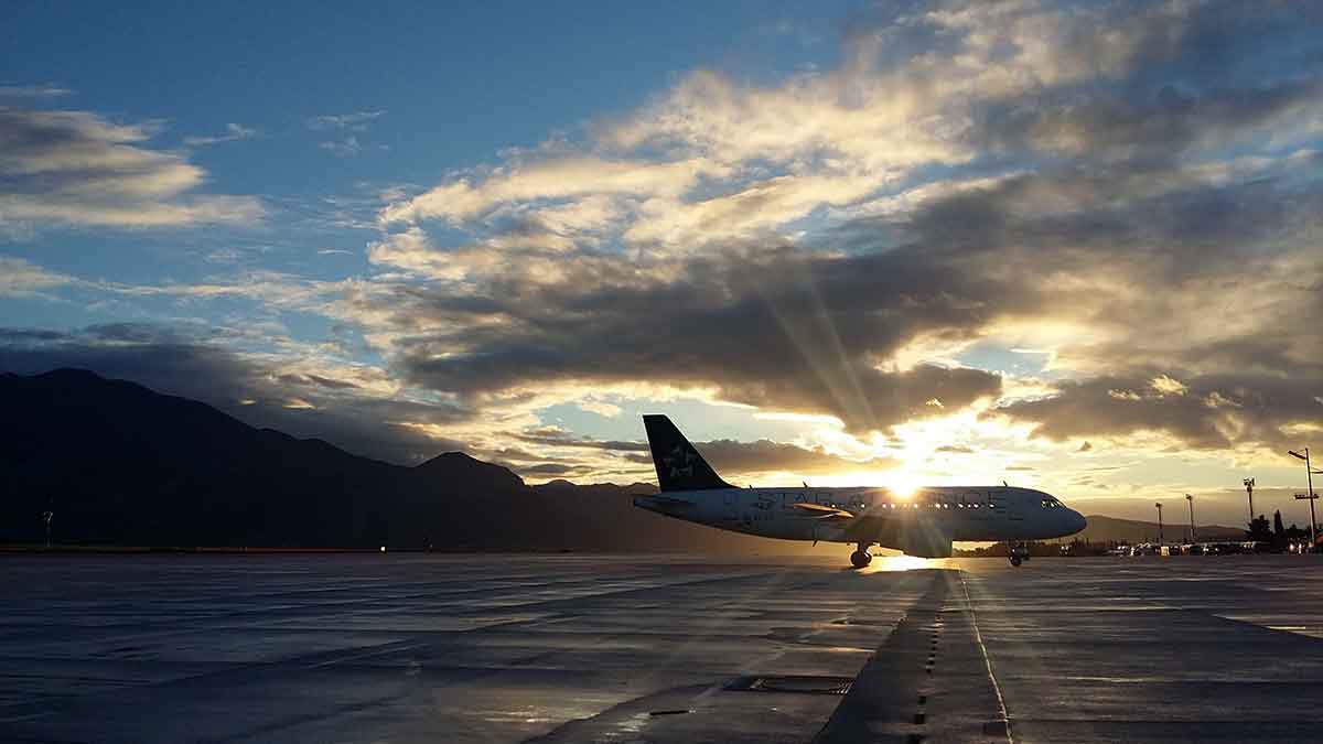 Los controladores paran el tráfico aéreo tras aprobarse la nueva gestión de los aeropuertos