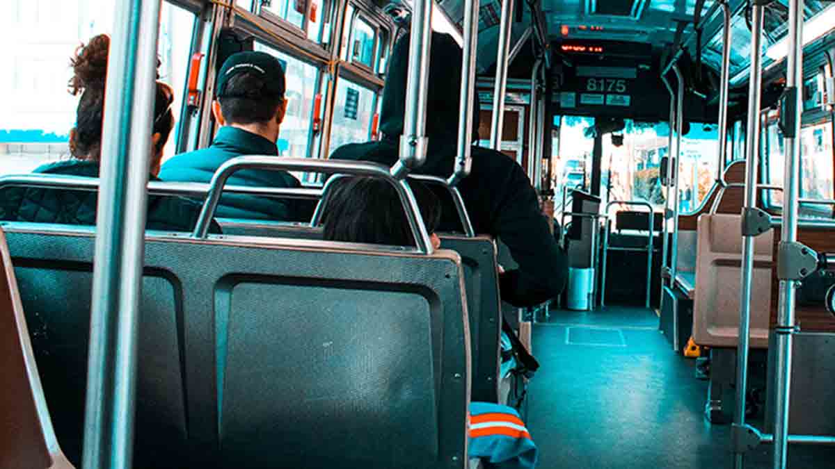 ¿Qué es lo que más te molesta de viajar en autobús? Frecuencia y falta de puntualidad