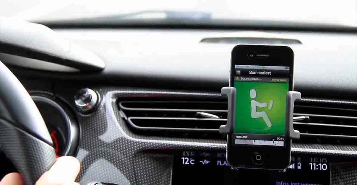 Una app que detecta si te duermes mientras conduces por los sensores inerciales y datos de GPS