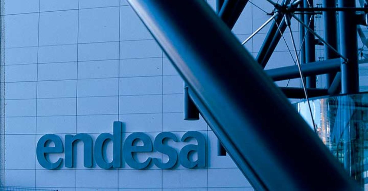 Los '100 años de luz gratis' de Endesa son en realidad 700 euros de premio