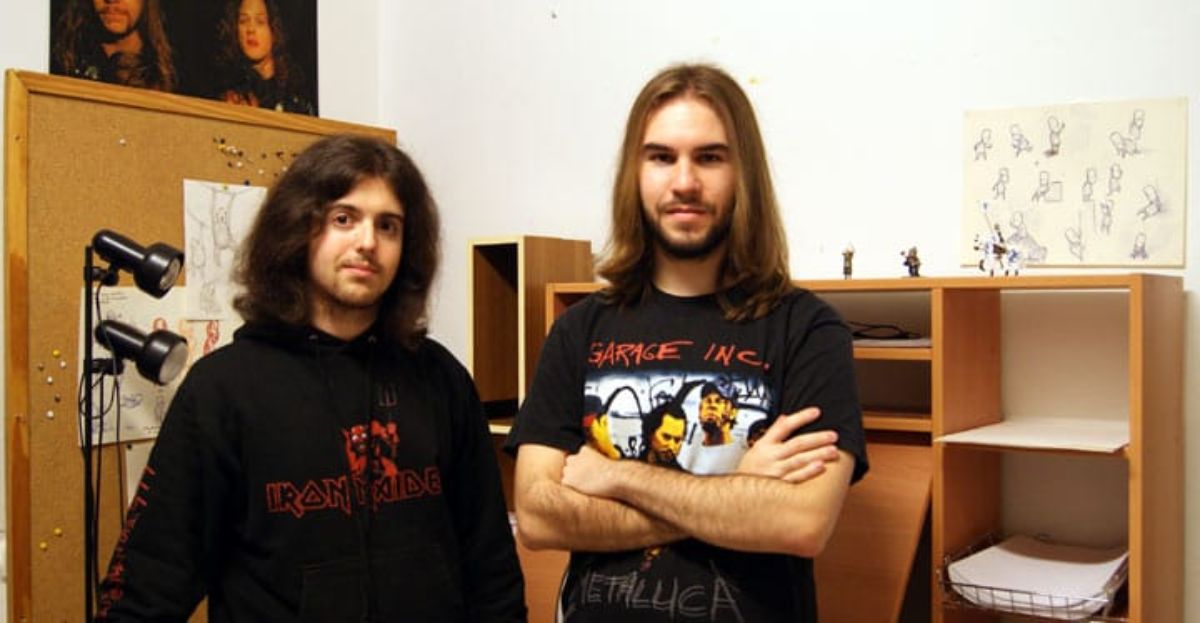 Miguel Vallés, a la izquierda, con un compañero de Teku donde realizan el videojuego Candle para Wii U.