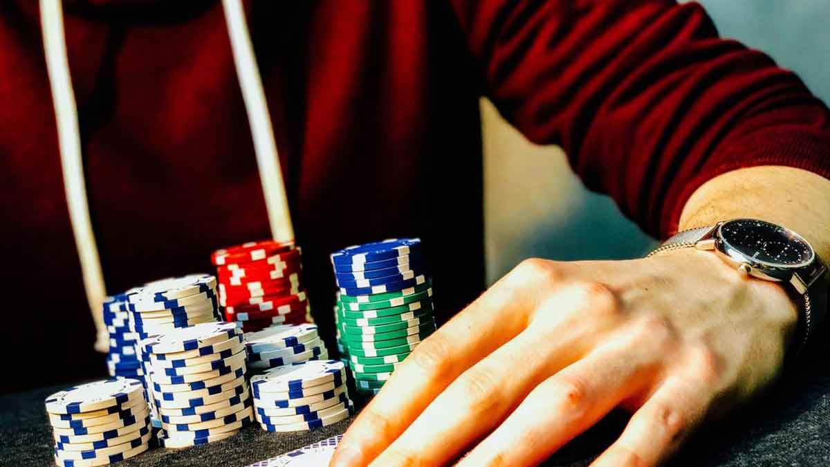 Estas son los 5 aspectos que debe saber todo principiantes que quiera aprender a jugar al póker online