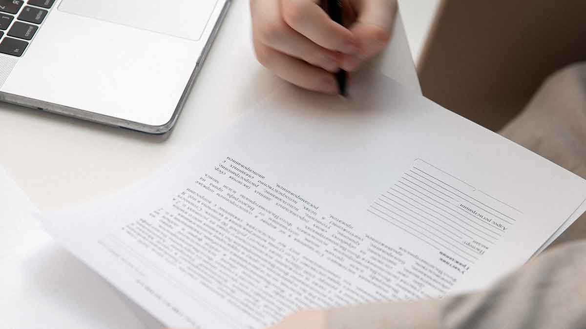 Las 10 cláusulas del contrato del alquiler que hay revisar antes de firmarlo