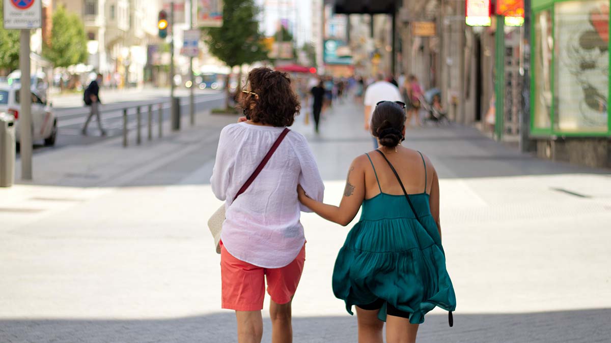 Vivir en zonas de bloques de pisos con muchas viviendas y sin zonas verdes es peligroso en verano