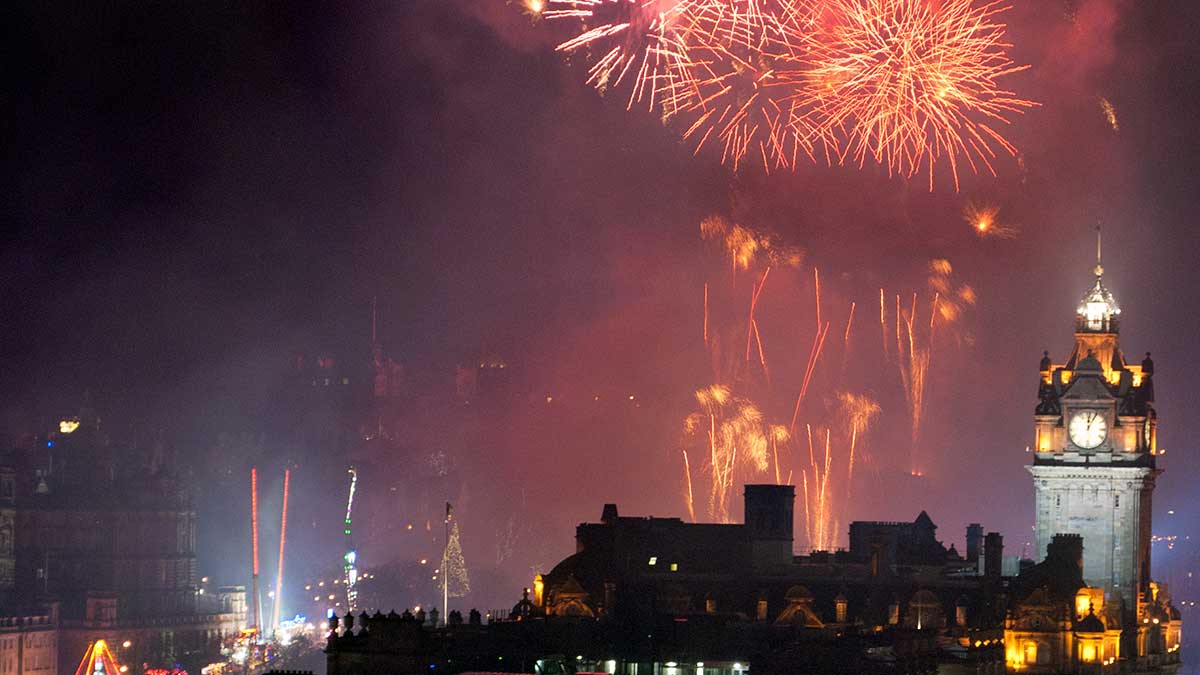 Las tradiciones para celebrar la Nochevieja en el mundo y atraer a la buena suerte