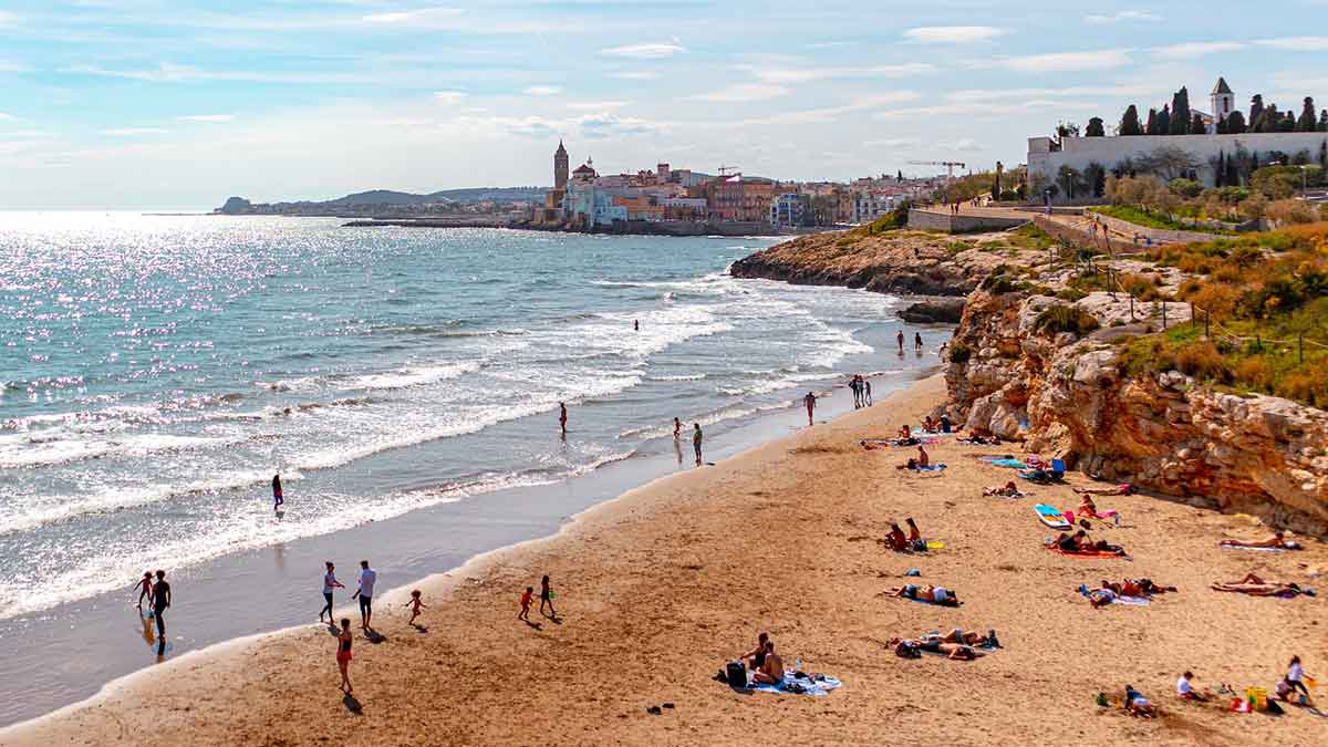 Las ciudades con playa donde es más barato comprar una casa