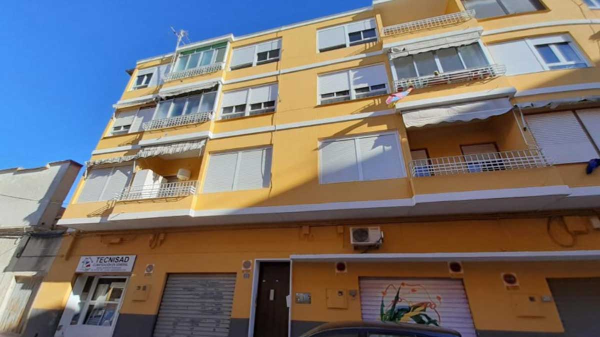 Pisos de Diglo con tres habitaciones y terraza