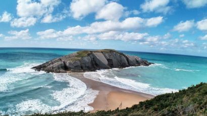 Playas ocultas con marea alta.