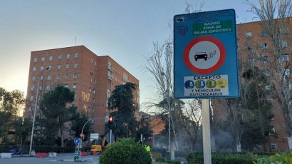 Señal de Zona de Bajas Emisiones en Madrid.