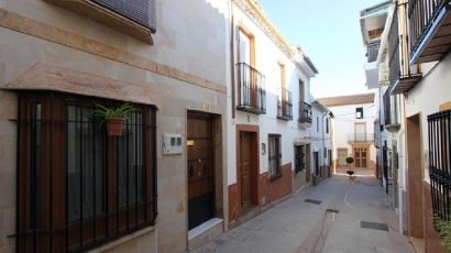 Vivienda a la venta en la provincia de Málaga a través de Altamira Inmuebles.