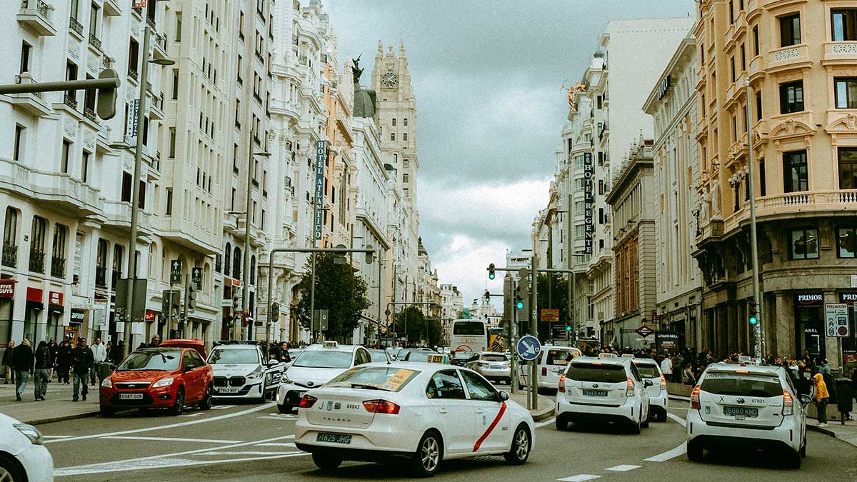 Imagen del centro de Madrid, donde es más caro vivir de alquiler que en otras localidades de la provincia.