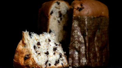 Panettone de supermercado relleno de chocolate.