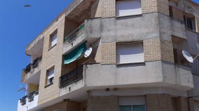 Piso de Solvia con terraza por 22.000 euros.